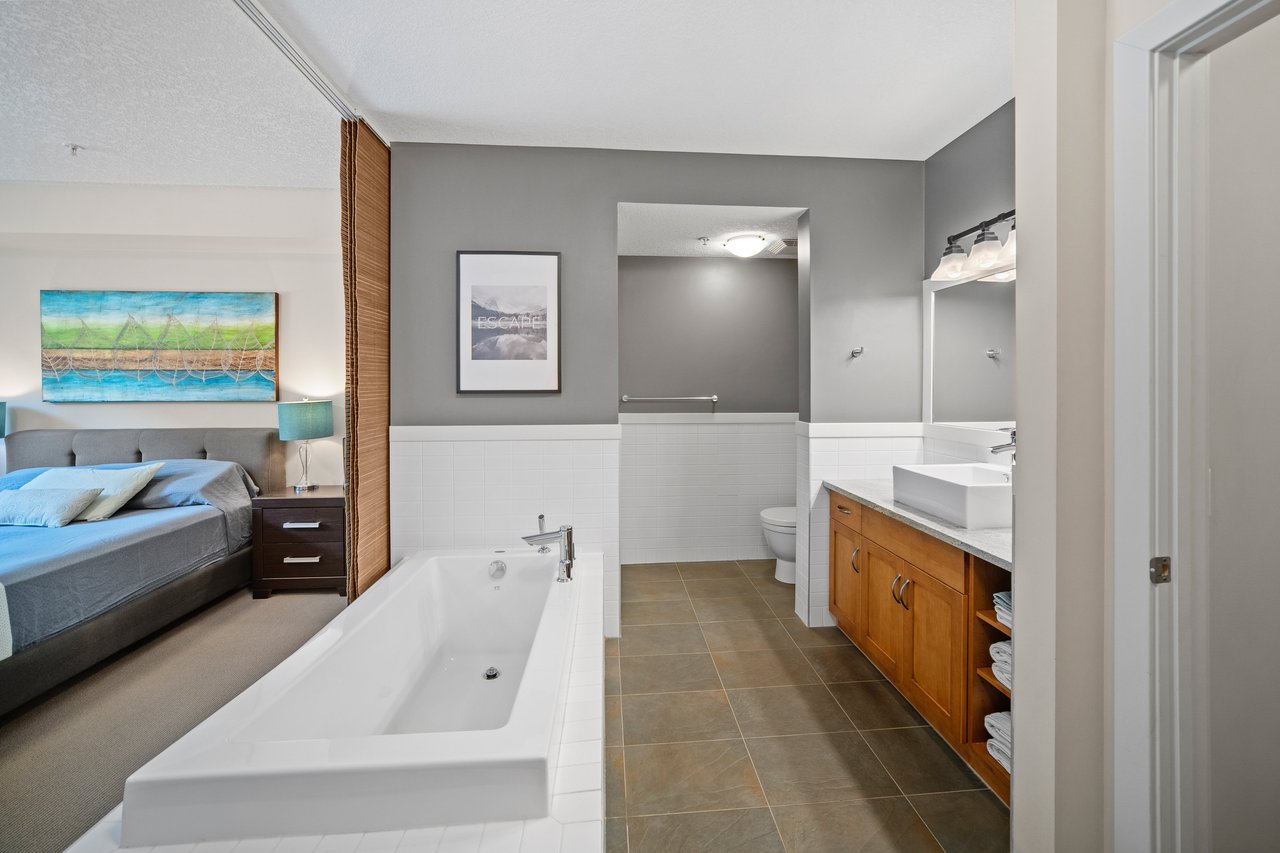 106 Stewart Creek Landing Unit: 111