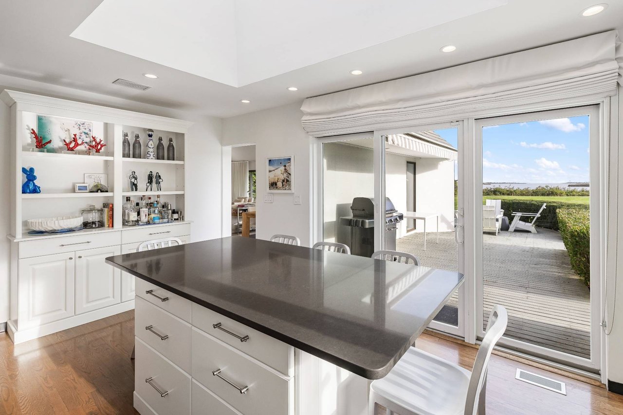 7 Cove Point Court