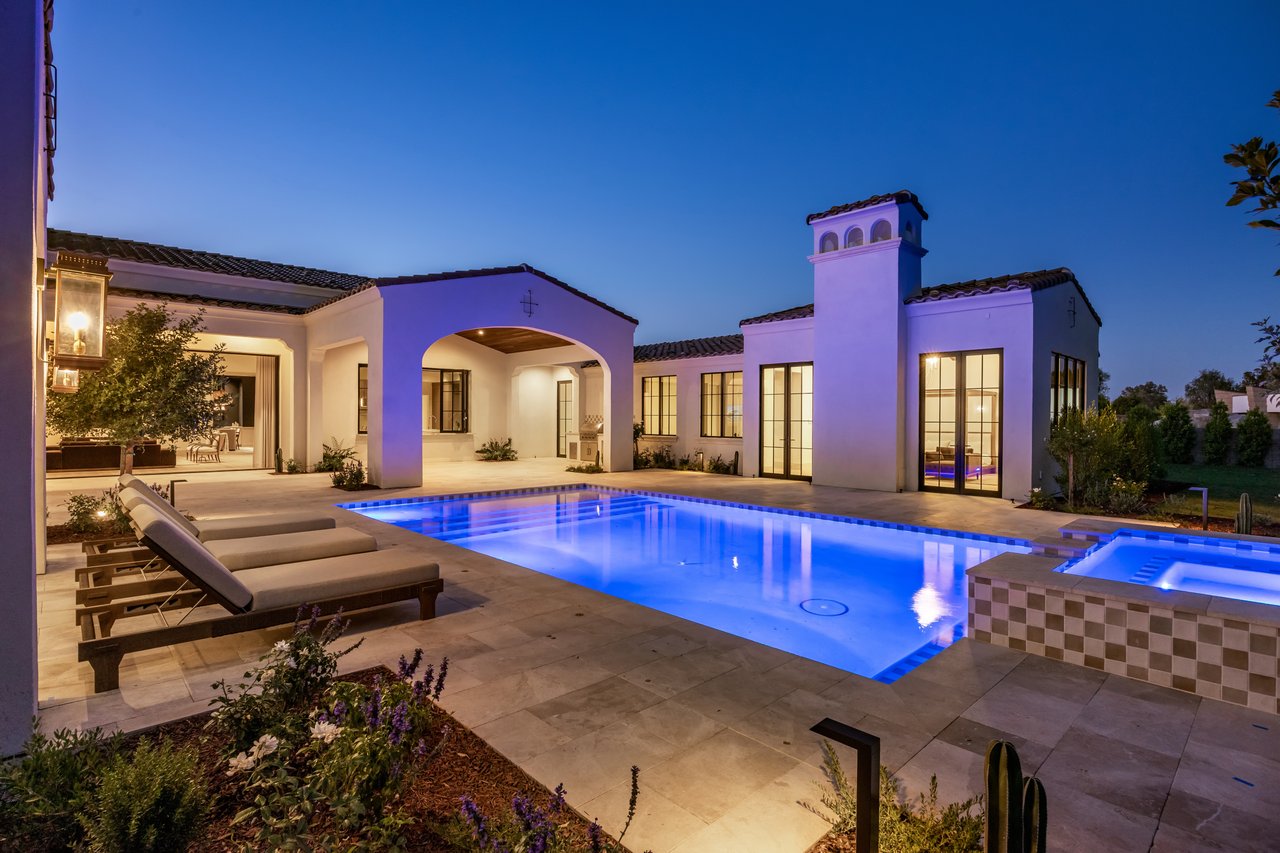 Paradise Valley Spec Home - The Berneil House Success Story