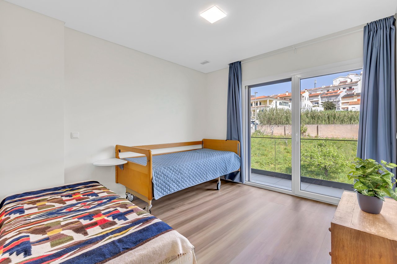 Bright Coastal Apartment with Large Terrace Just Steps from the Beach in Figueira da Foz