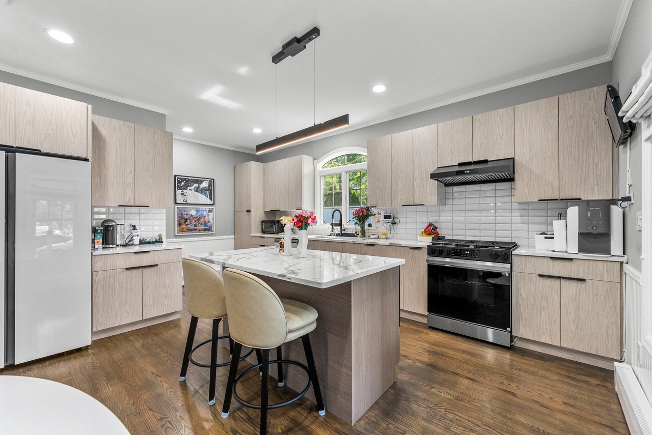 200 Hillside Ave, River Edge, NJ 07661