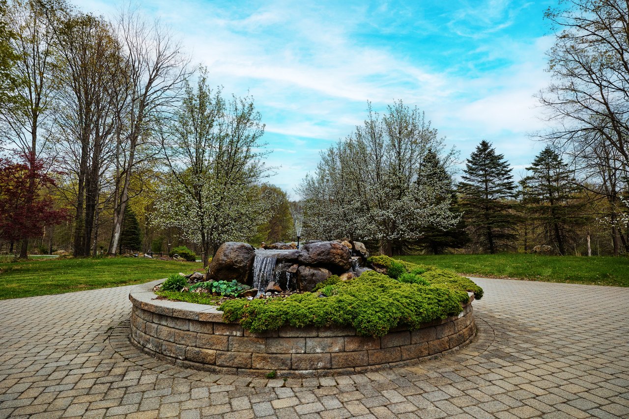 Bellefontaine at 14 Stonewall Court — A Premier Hudson Valley Estate