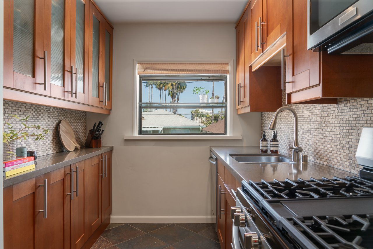 1318 N Crescent Heights Blvd