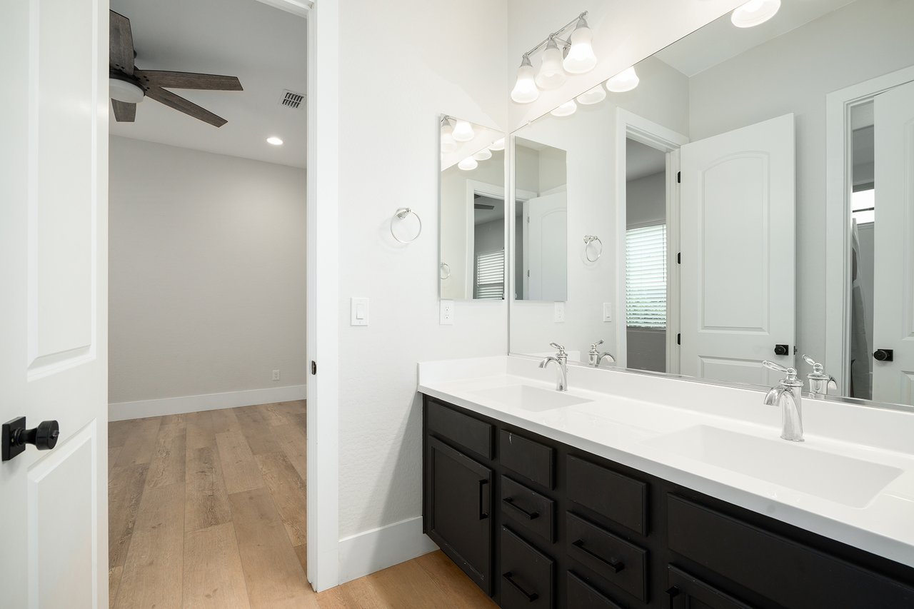 5537 E VIA CABALLO BLANCO