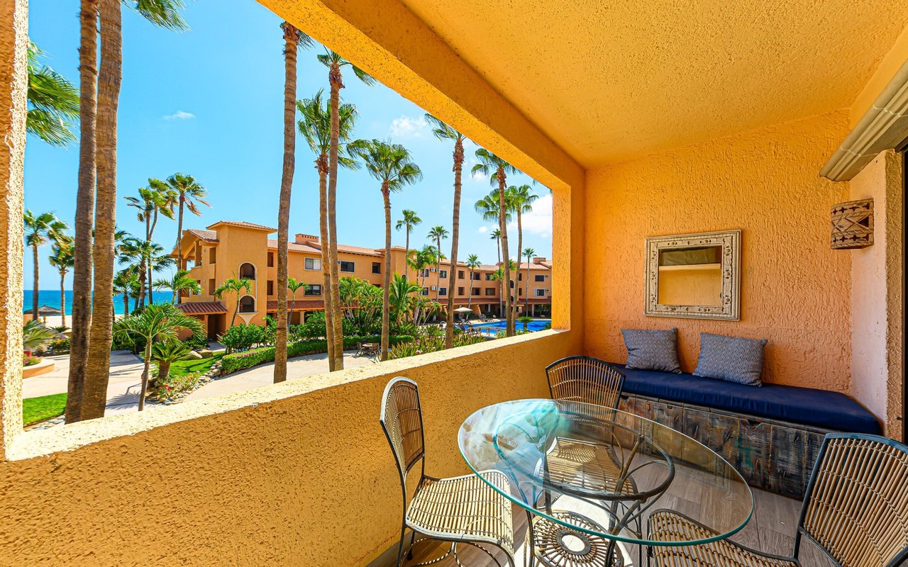 Coastal Living in La Jolla, San José del Cabo, Mexico
