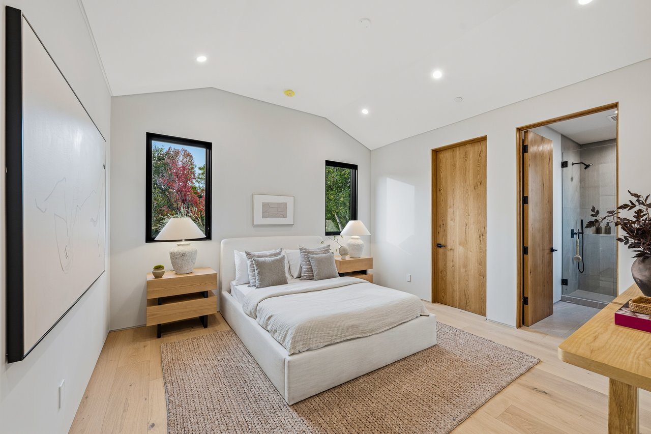 4816 Oak Park Avenue