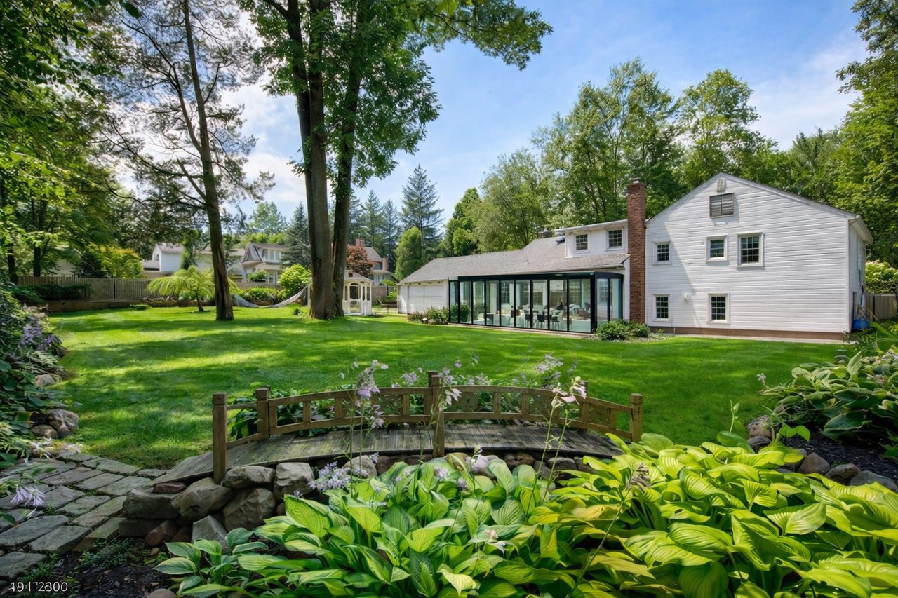 Effortless Living in a Private Deerfield Retreat