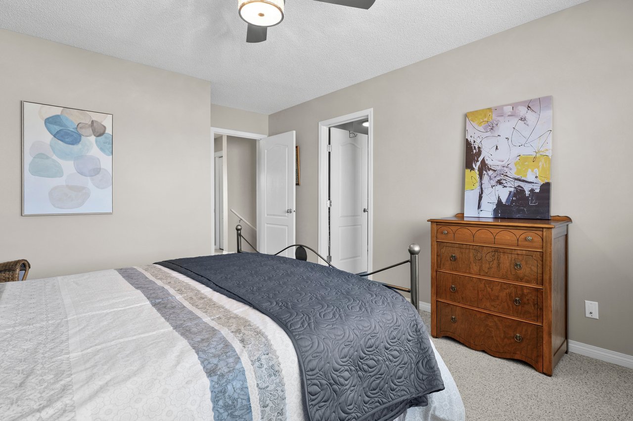 139 Country Hills Gardens NW