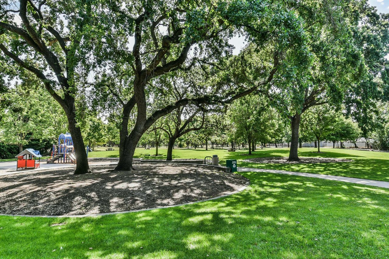 2582 Oak Rd. #217, Walnut Creek