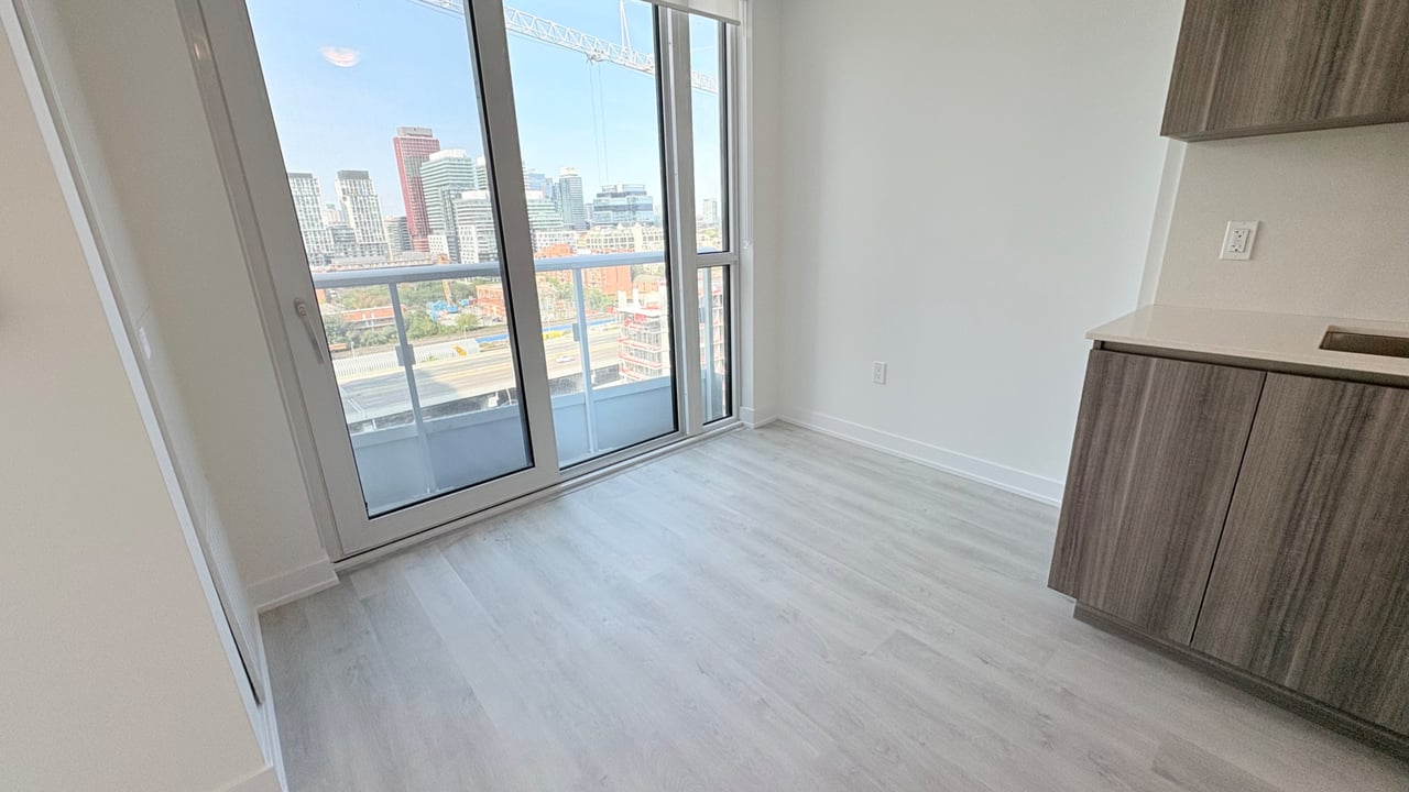 15 Richardson Street Unit: 1404