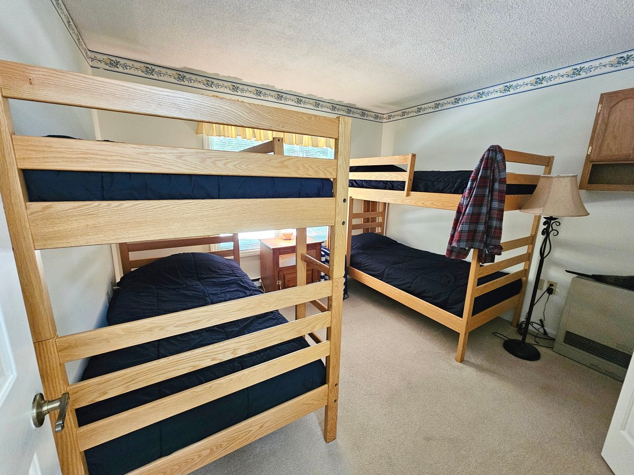 Waterfront, 3 bedroom Condo for Ski Season
