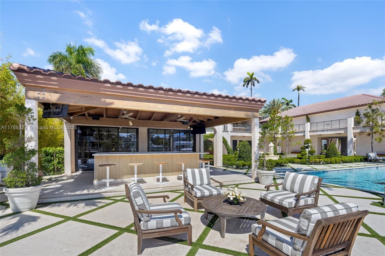 600 Isle Of Palms Dr