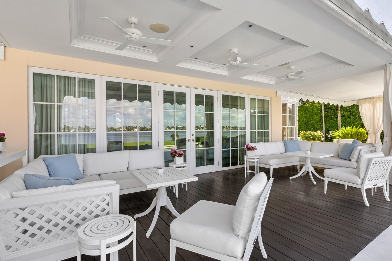 Georgian Waterfront Mansion on Everglades Island