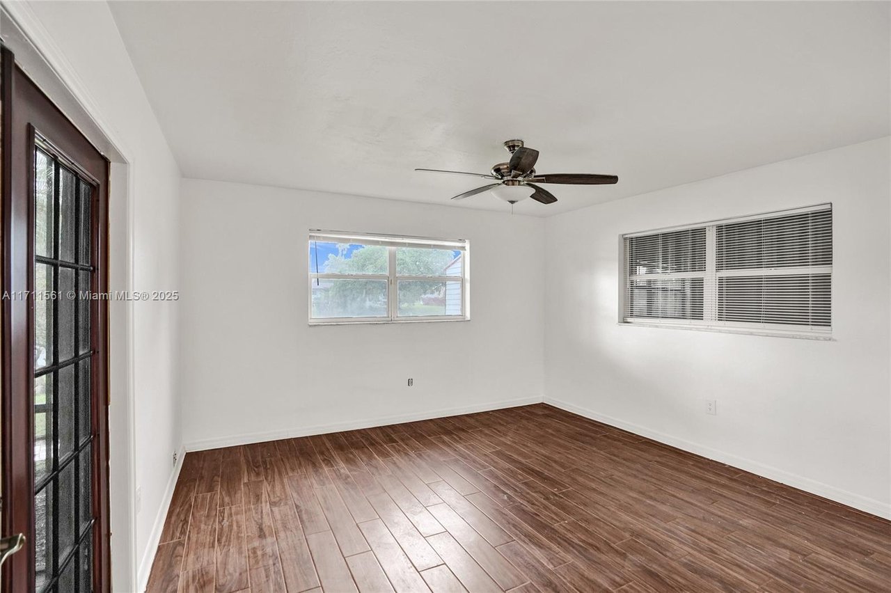 5231 SW 89th Ave