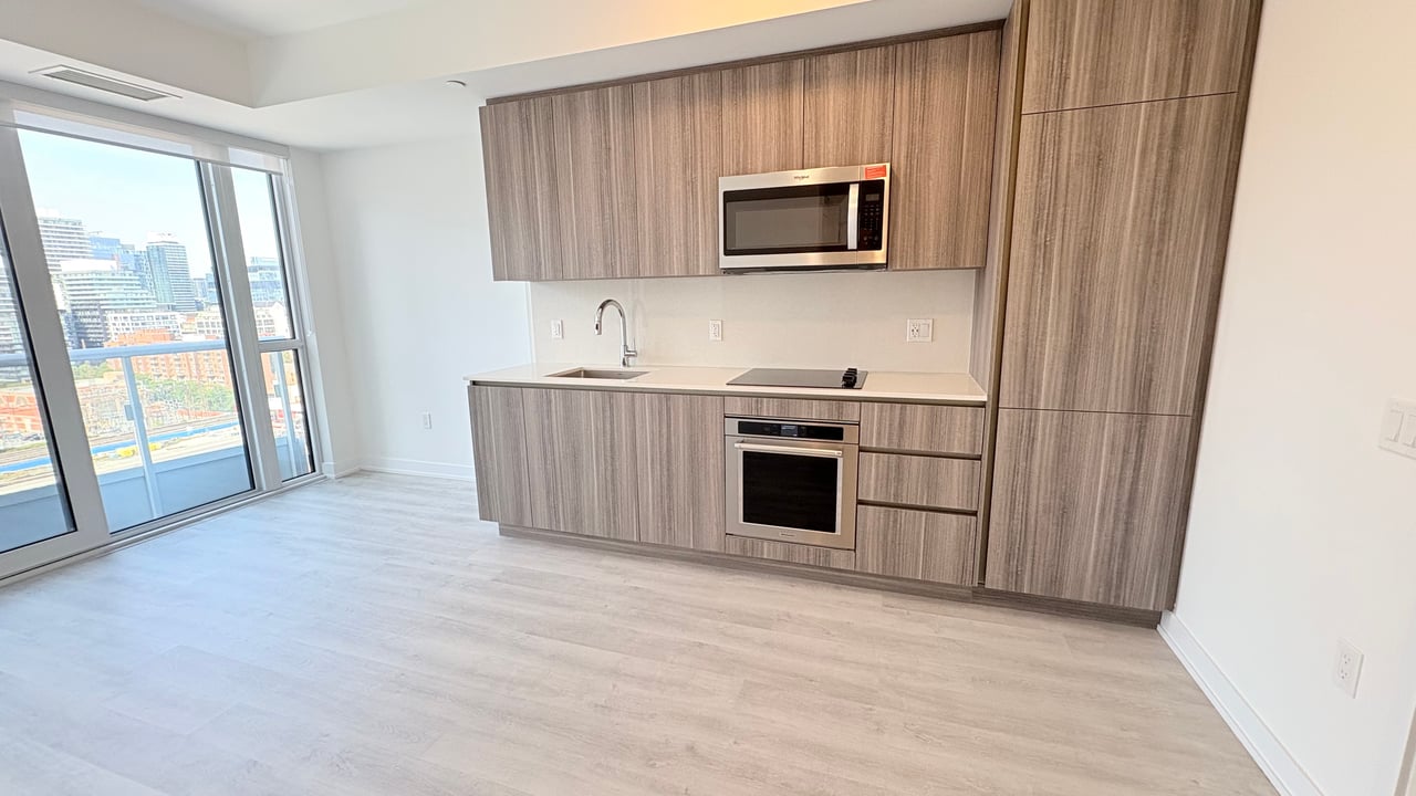 15 Richardson Street Unit: 1404