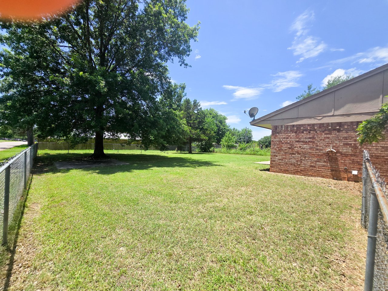 1218 Whispering Glen 