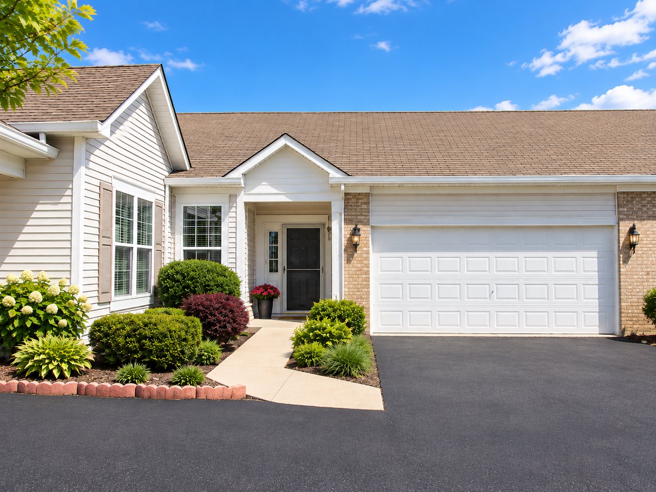 Fountain Point townhome at Grand Haven in Romeoville Illinois