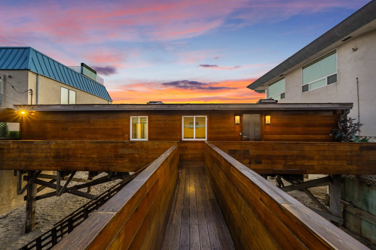 Pacific Retreat 🌊