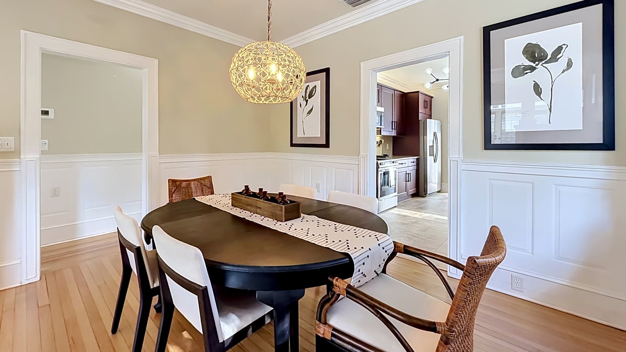 Charming 1925 Bungalow with Guesthouse in Orlando's Colonialtown