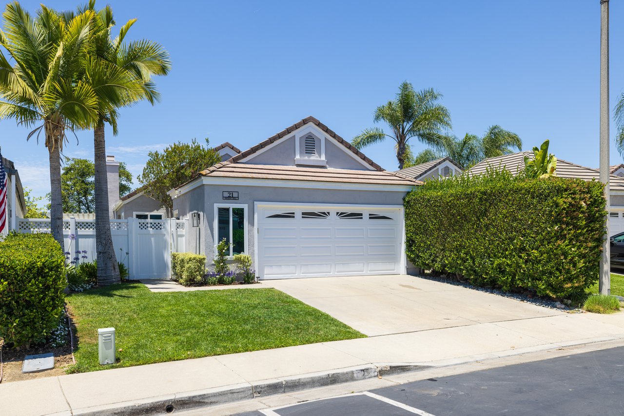 21 Indian Hill Ln