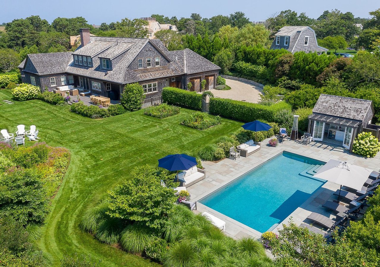 8 Hickory Meadow Ln