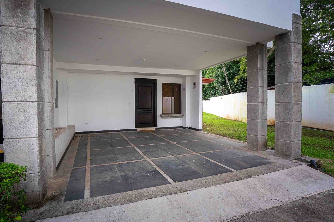 El Sandal #9 | 3 Bedroom Townhome, 10 Mins to the Beach - Seller Financing Available!