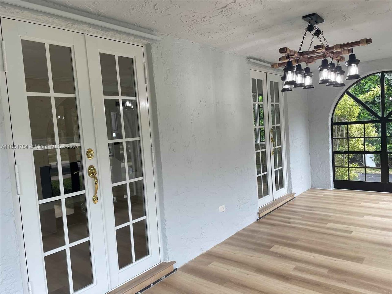 2618 Alhambra Cir