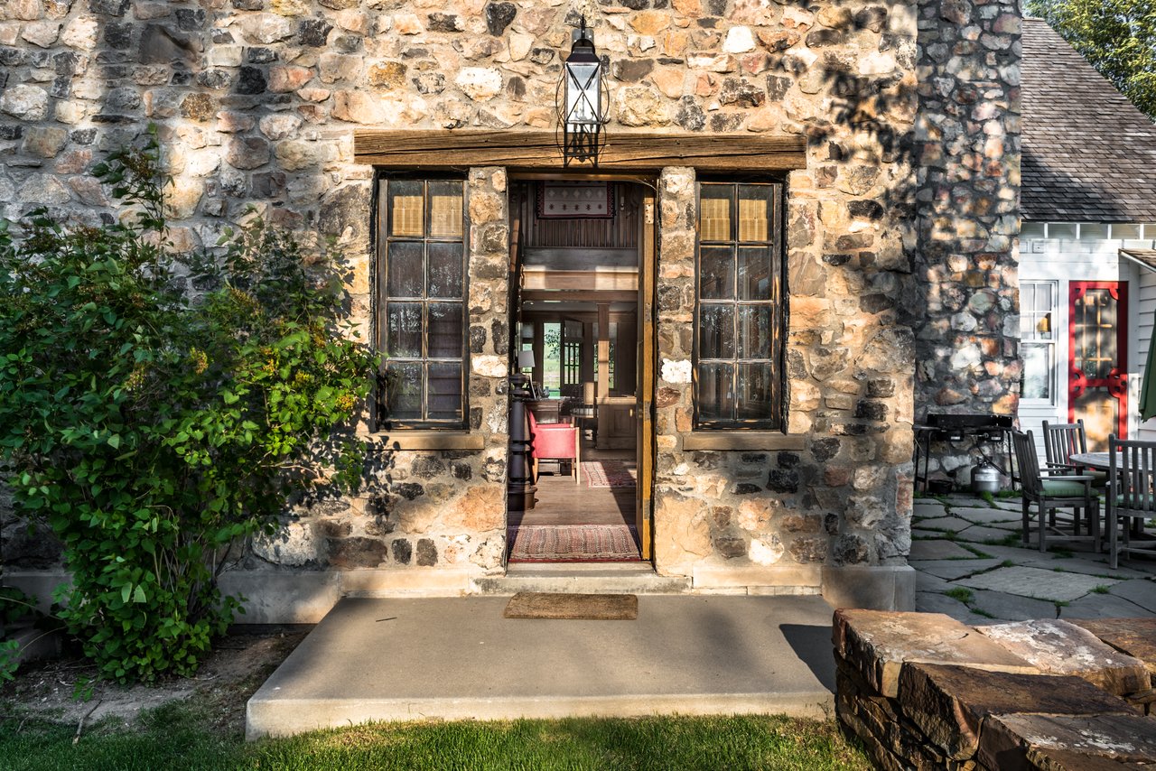 705 Kaufman Rd