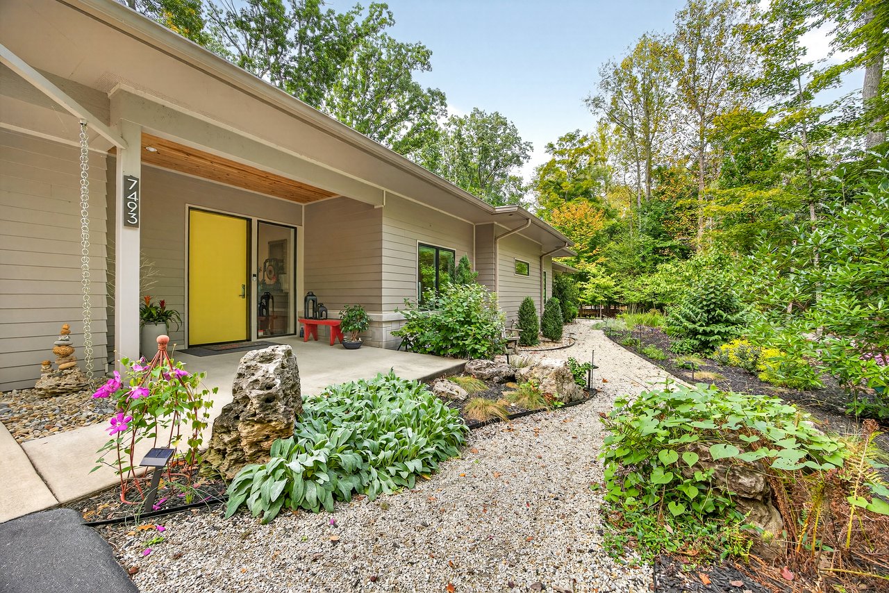 Well maintained Bloomington Indiana home exterior