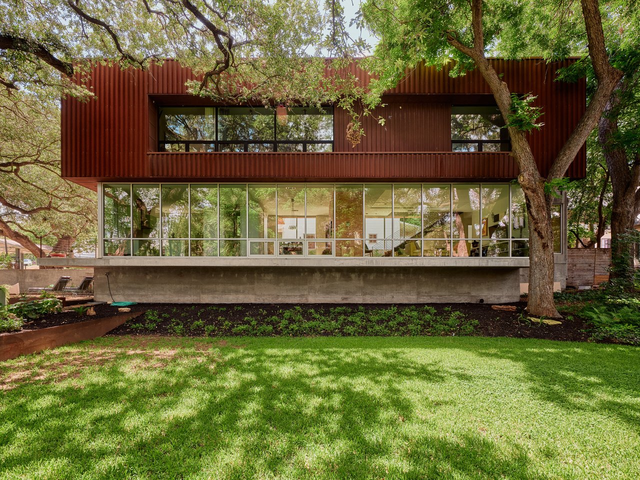 419 W Johanna St