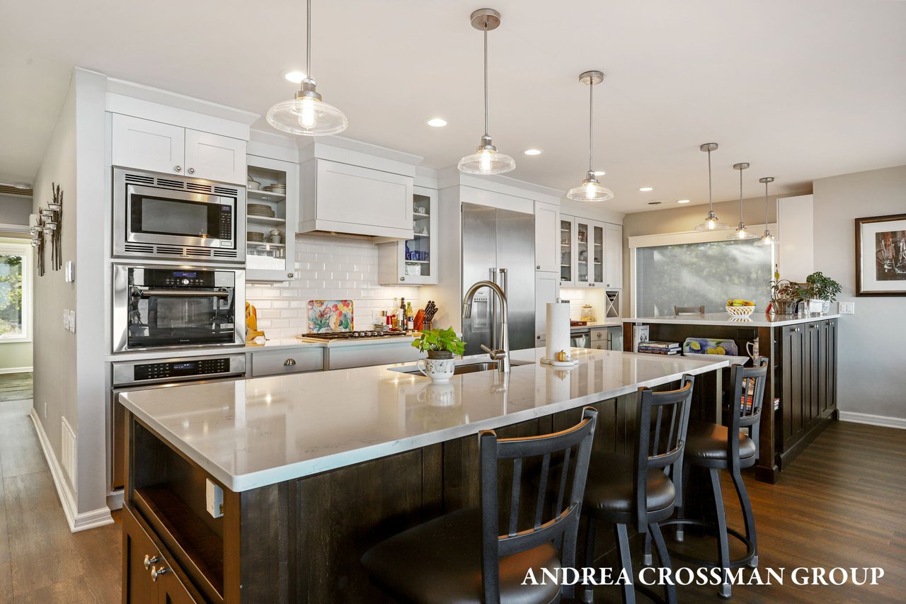 9565 Whispering Sands Dr