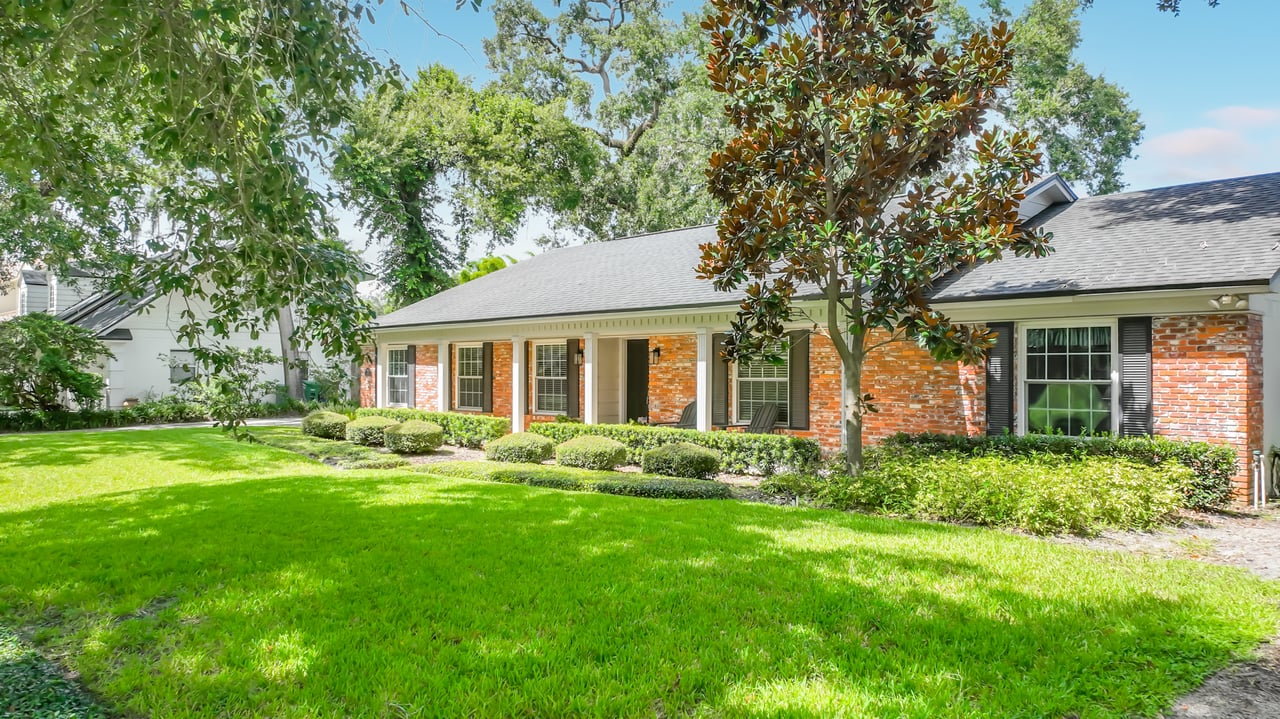 Winter Park Vias Traditonal 5-Bedroom Home near Racquet Club