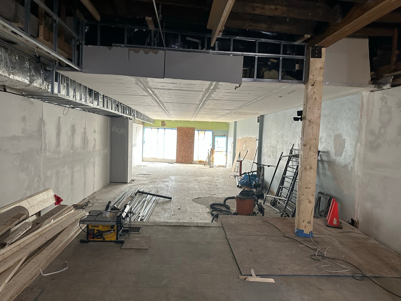 19-21 Dundas St E