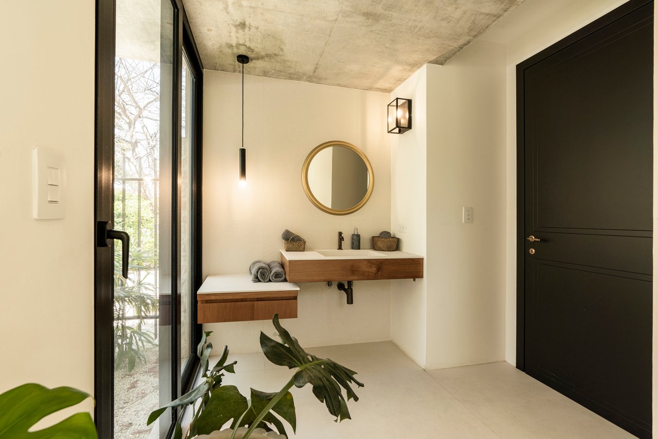 Villa Solana: Modern Luxury Steps from Playa Mansita in Hacienda Pinilla