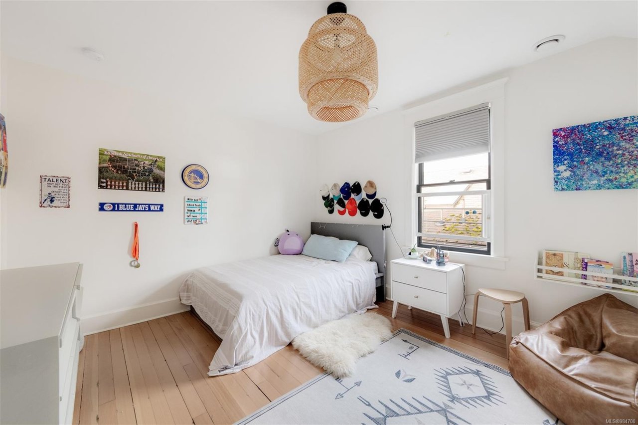1248 Hewlett Pl