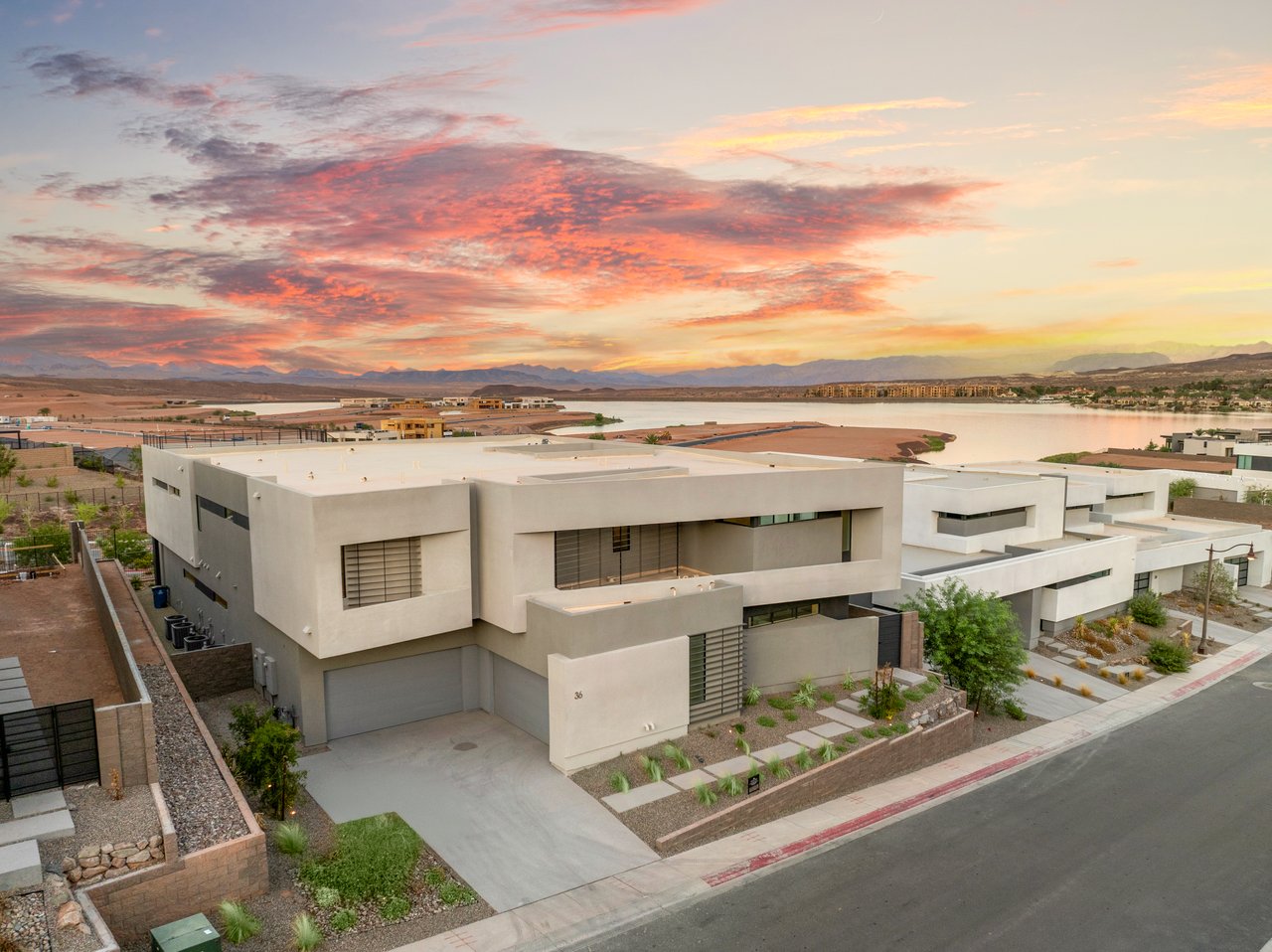 36 Rainbow Point Place
