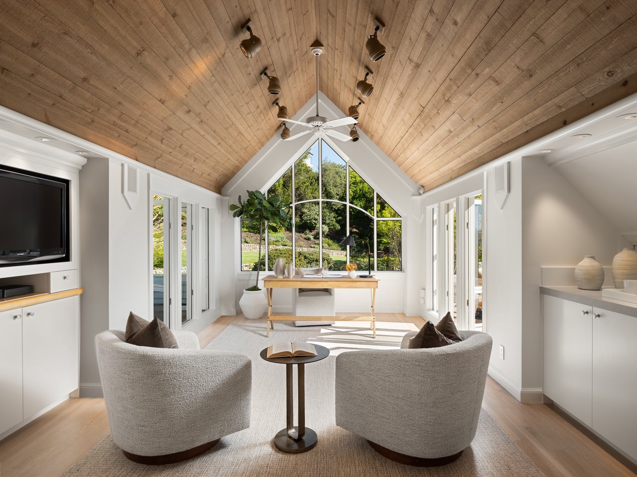 The Extraordinary Round Hill Estate