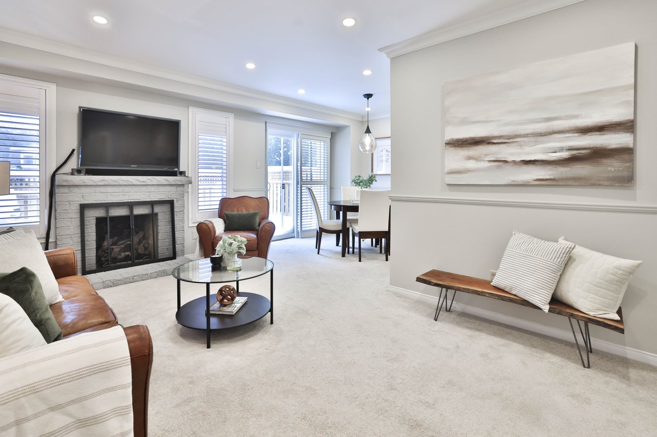 5255 Lakeshore Road 7