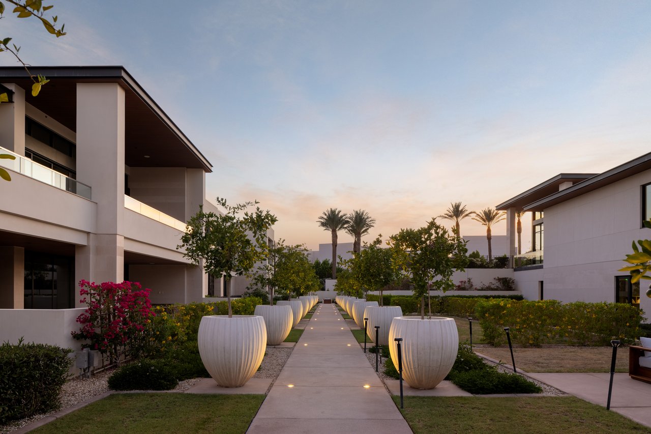 6587 N PALMERAIE Boulevard, 1050