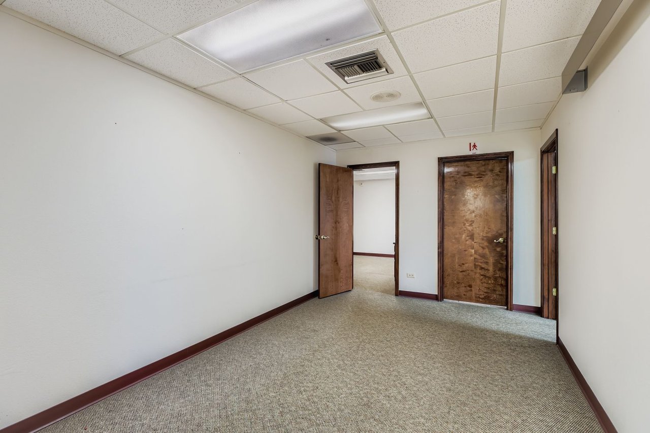 2060 Universal City Blvd