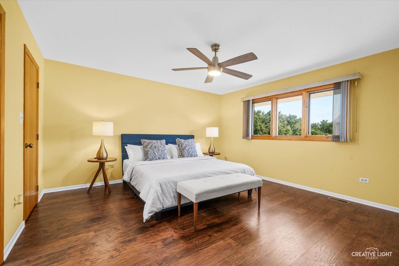 Primary bedroom 8316 Woodland drive Unit 5 darien IL 60561