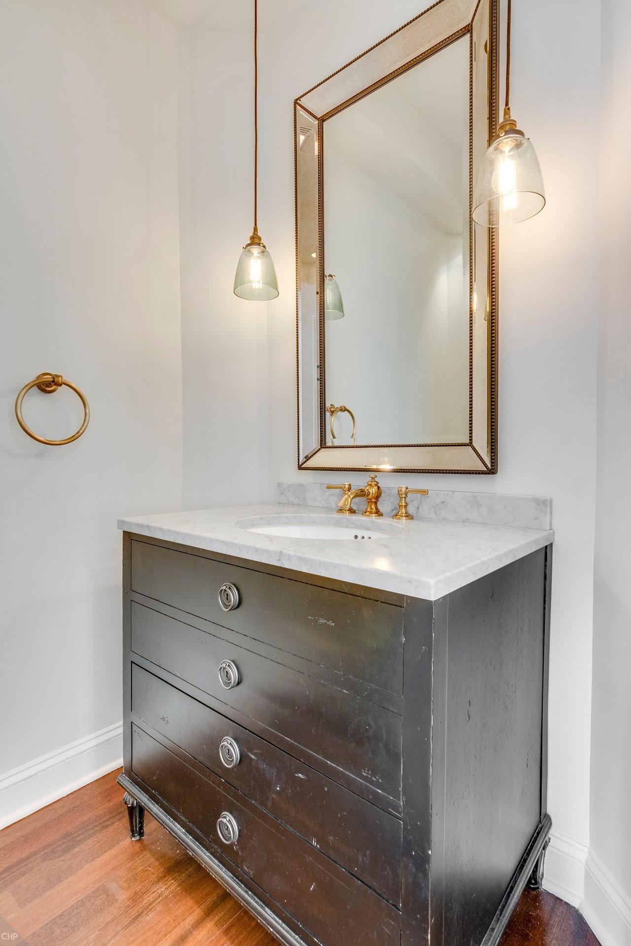 Designer Showcase | 2047 W Erie Street | $1,099,900