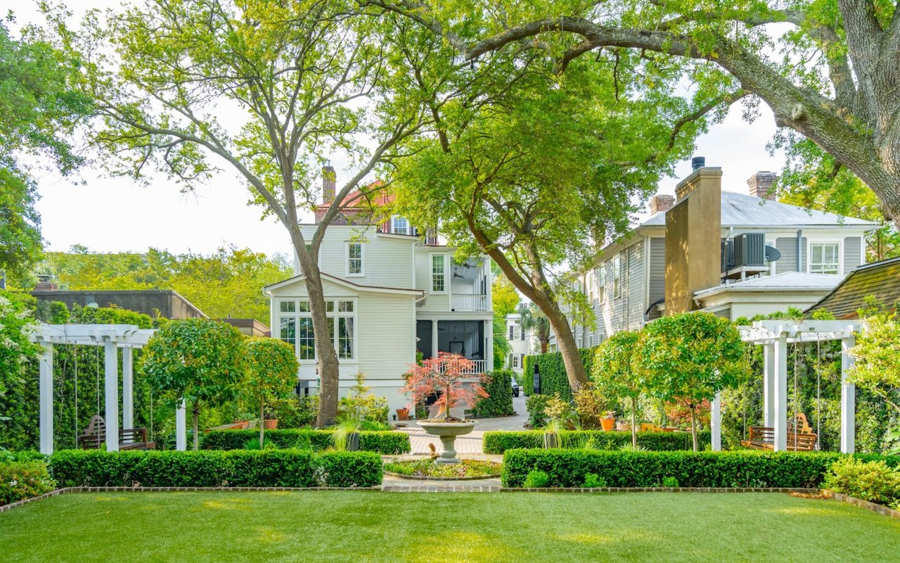 For Sale – Homes Built for Entertaining
