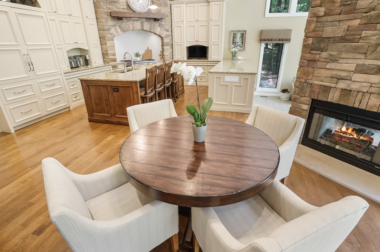 12172 Woodline