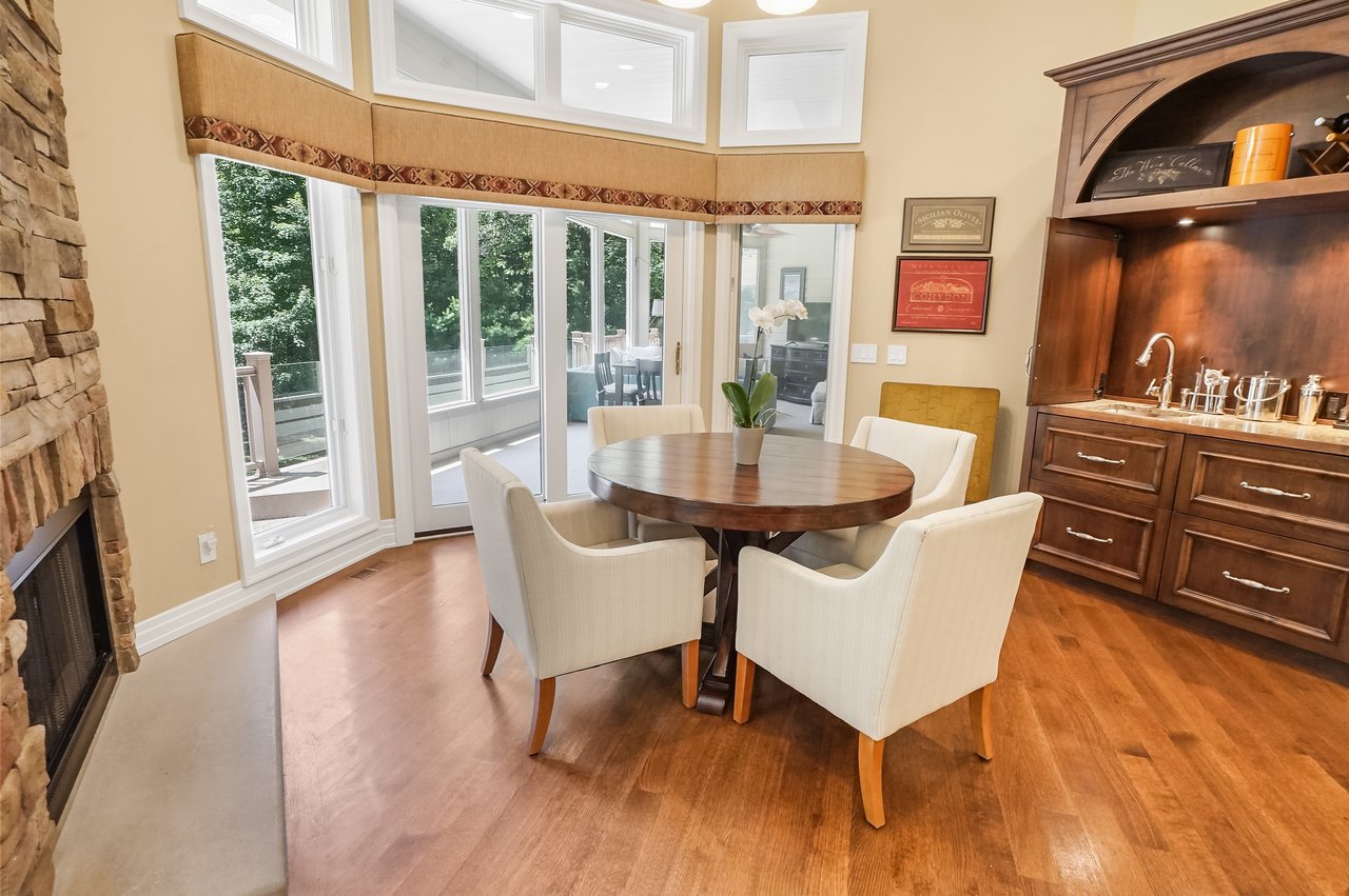 12172 Woodline