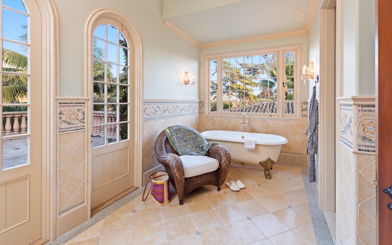 2733 Sycamore Canyon Rd