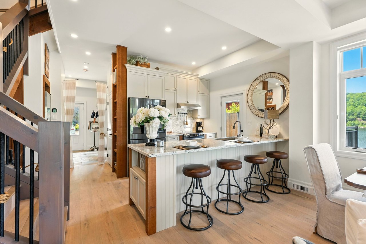 #205 - 97C JOSEPH STREET