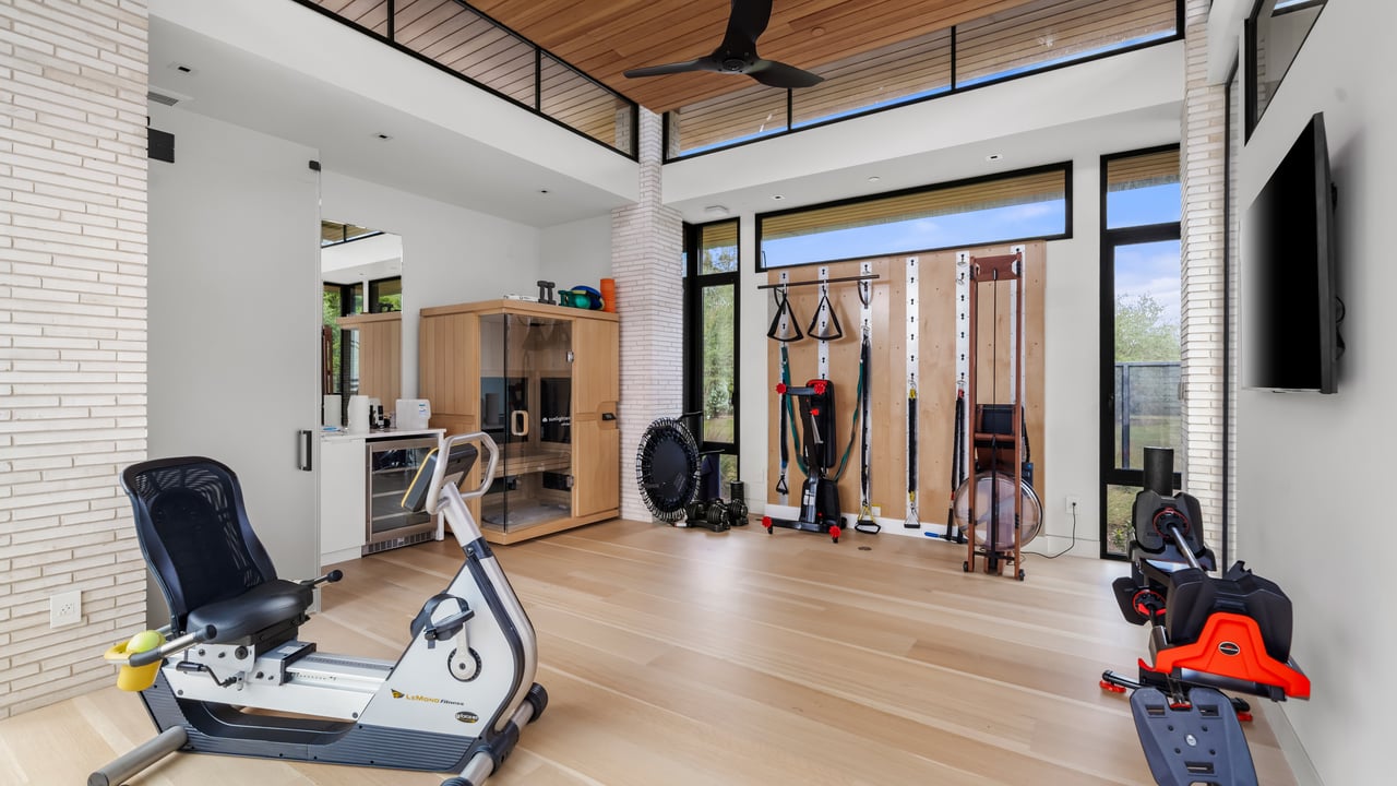 702 N Commons Ford Road