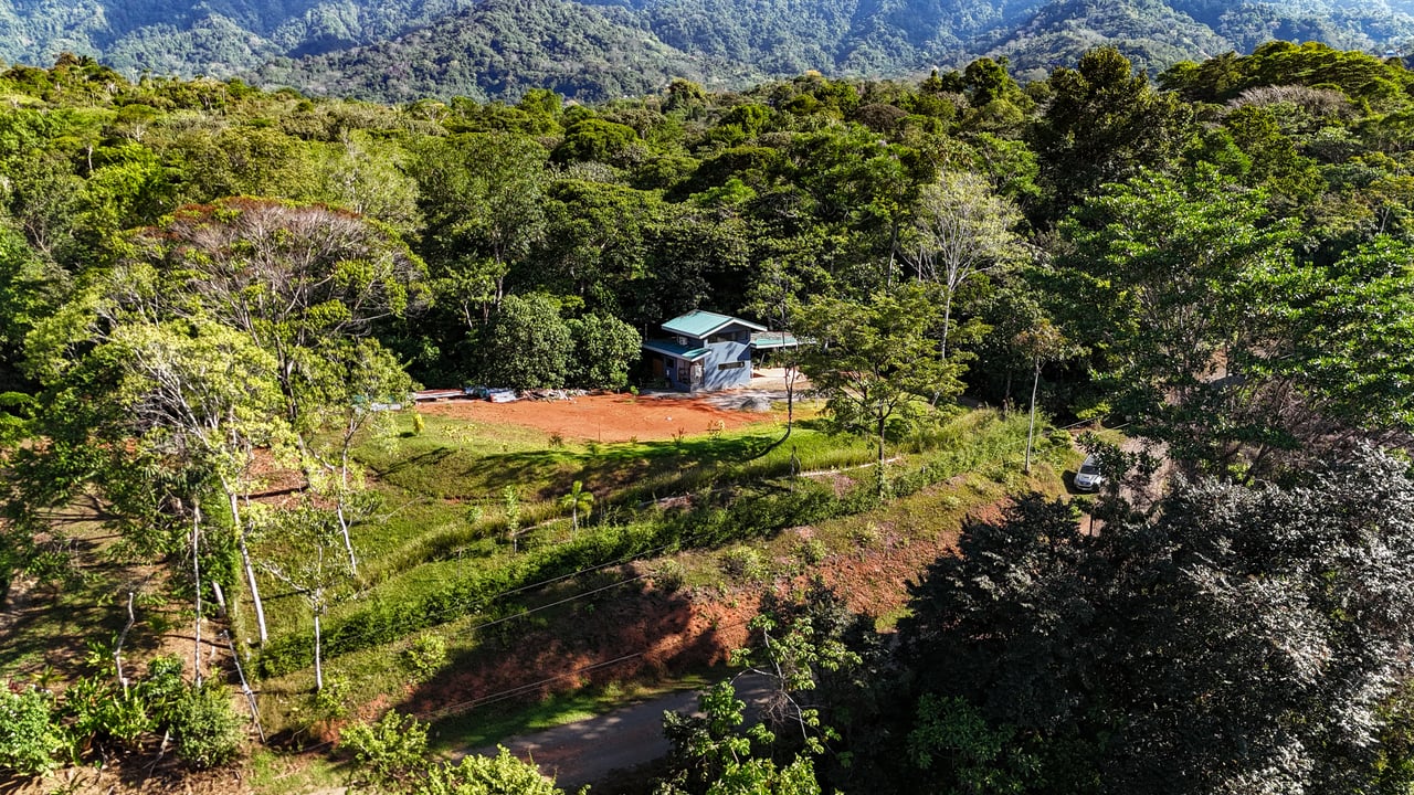 Jungle River Retreat with Airbnb & Build Space in Ojochal