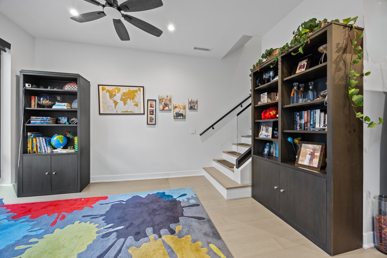 305 S Racine Ave PH-D